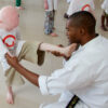Raccolta fondi per seminari di karate in supporto dei giovani che soffrono di albinismo e altre disabilità